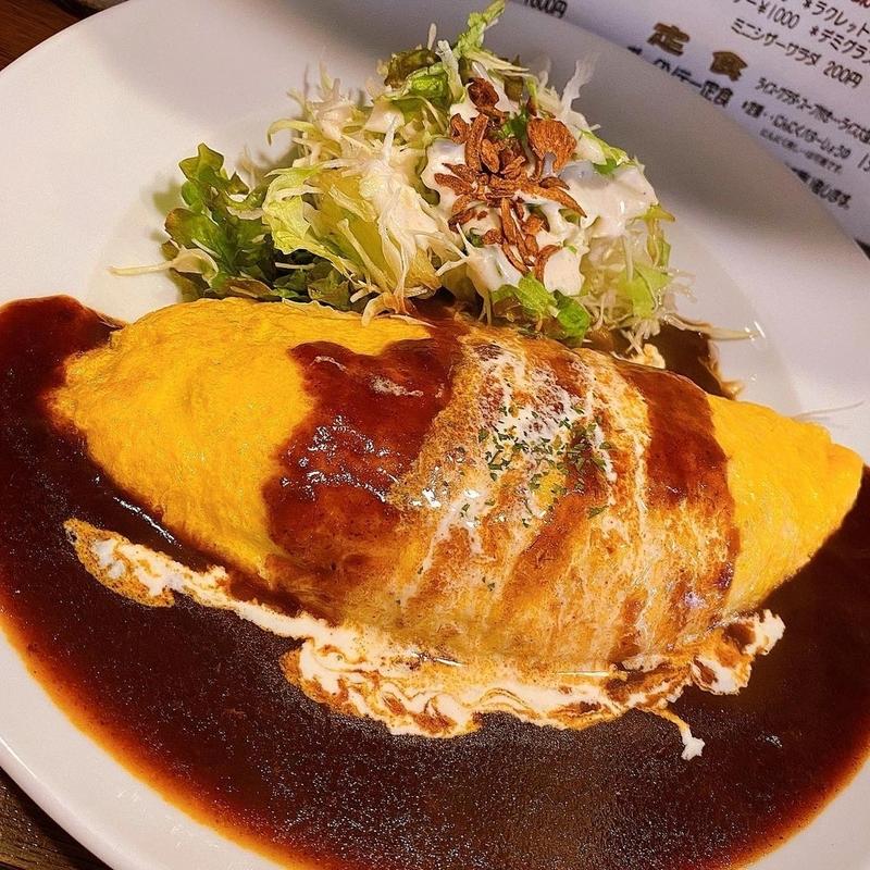 オムライス デミグラスソースがけ(美味卵家 （ウマタマヤ）)