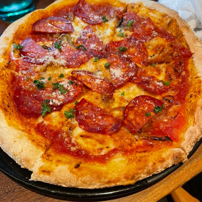 サラミのピザ(GLUCK)