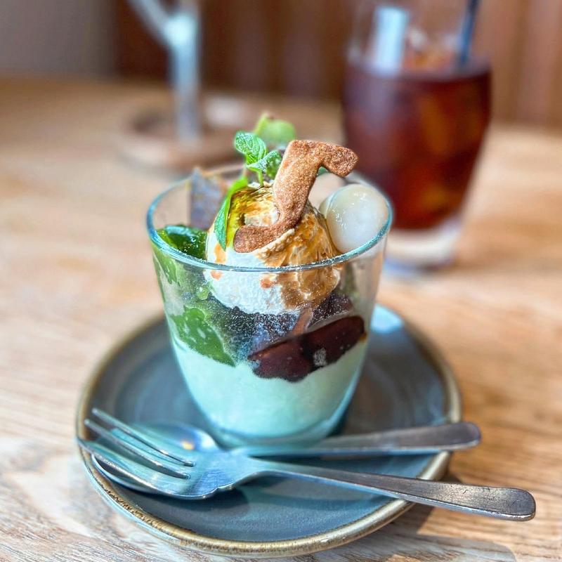 抹茶のパフェ(5 waters cafe)