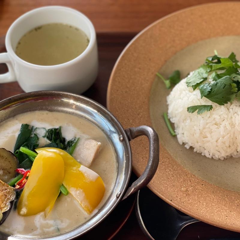 パシフィックコースのグリーンカレー(A&P with terrace)