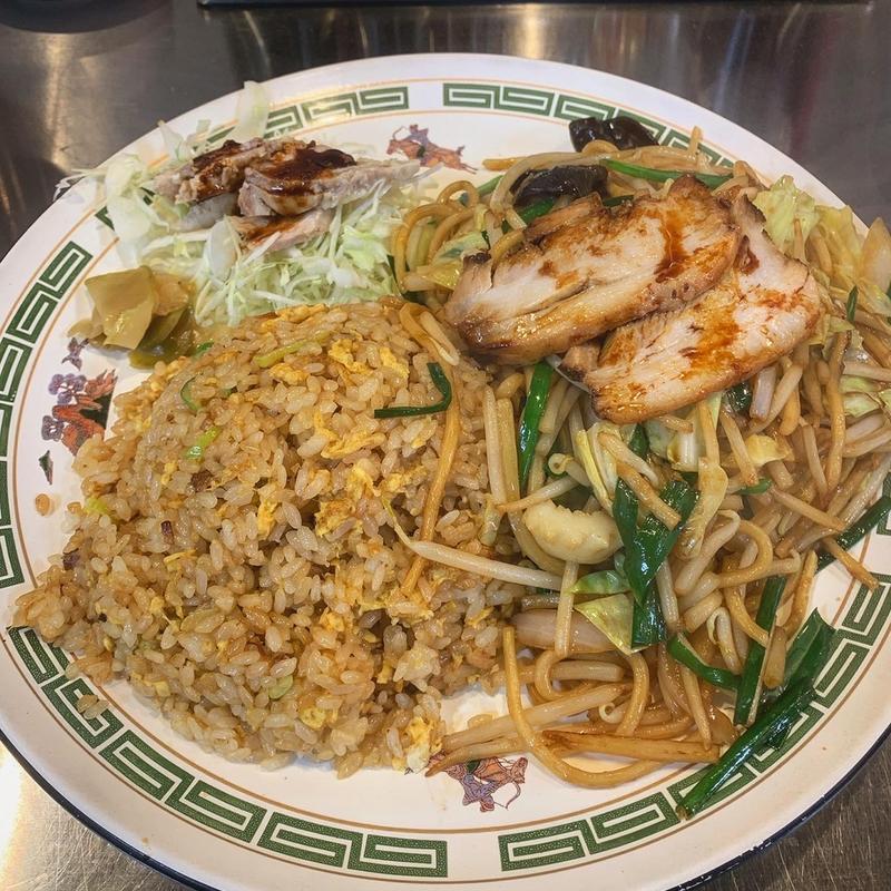 焼きそば定食(饉ト餫 難波店)