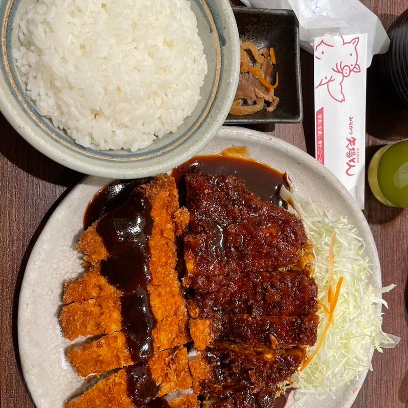 ワラジカツ(矢場とん エスカ店)