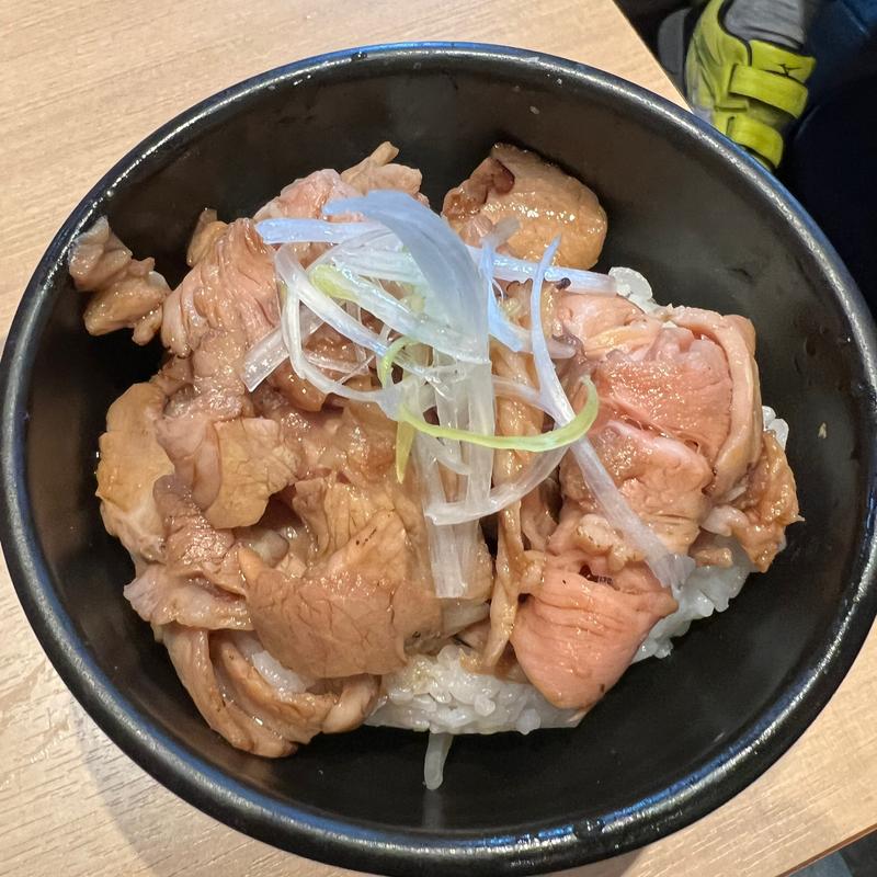 炙りチャーシュー丼(貝出汁らぁ麺海美風 浅草店)