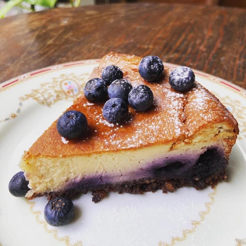 ブルーベリーのベイクドチーズケーキ(イリヤプラスカフェ＠カスタム倉庫)