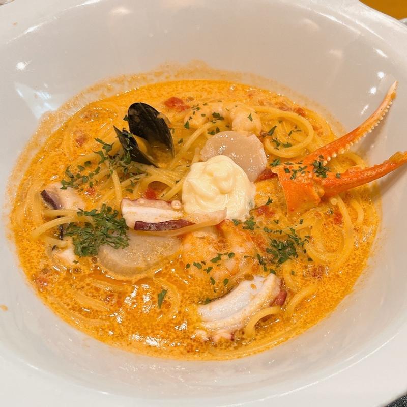 地中海風 カニとエビと帆立のトマトクリームスープ(洋麺屋 五右衛門 池袋パルコ店)