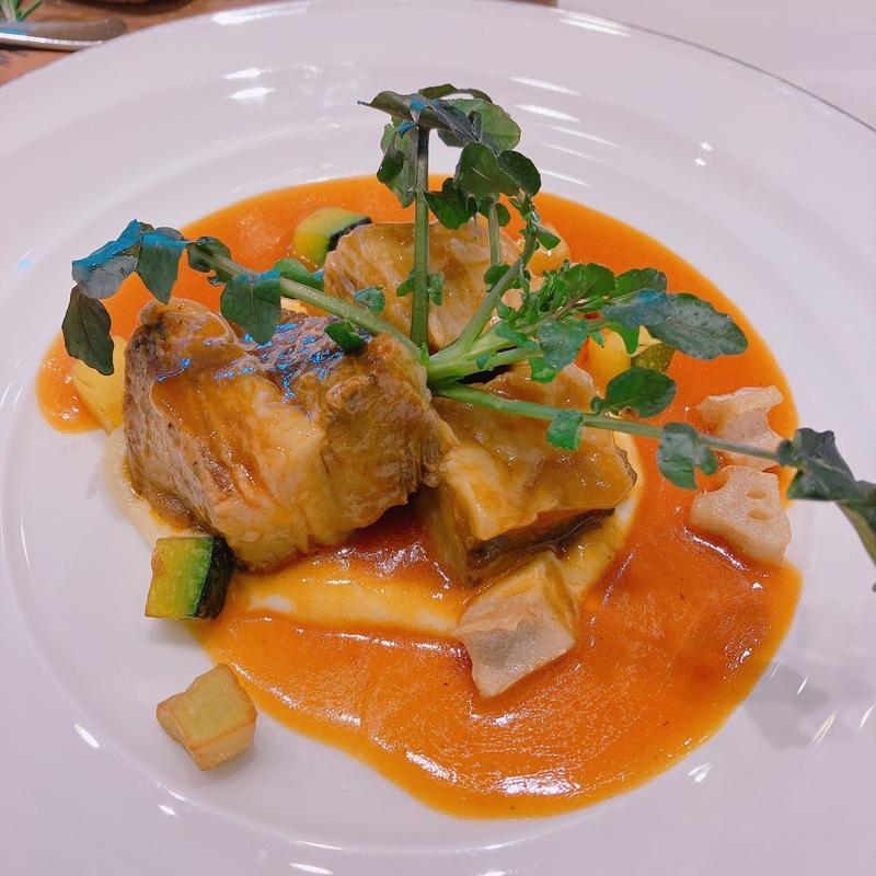 小さな野菜を散りばめた牛肉のトマト煮込み(アニヴェルセル カフェ みなとみらい横浜)