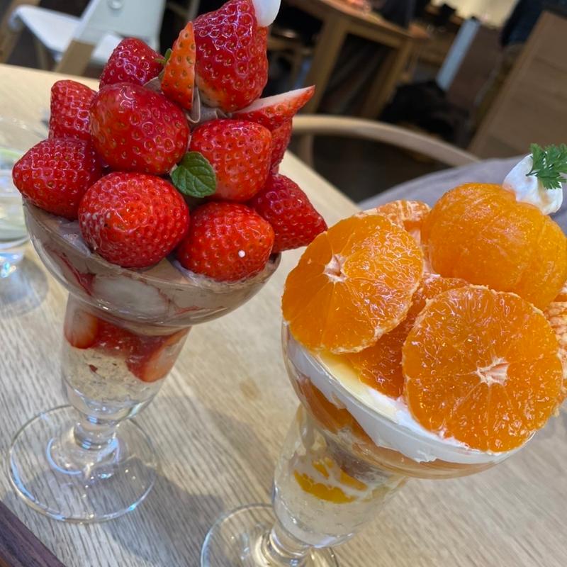 いちごパフェ、みかんパフェ(菓寮 伊藤軒)