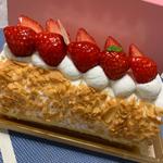 イチゴのロールケーキ