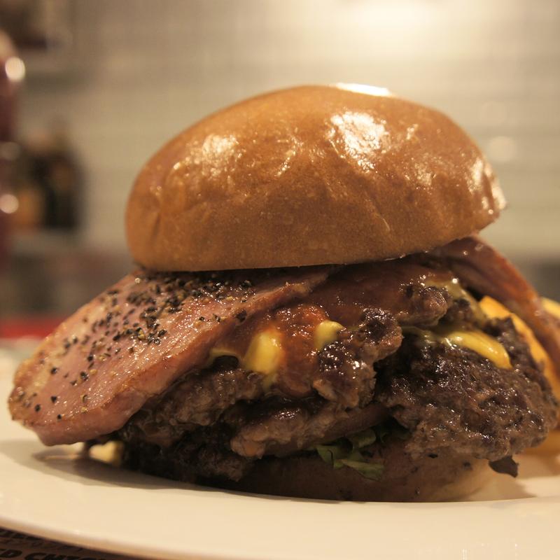 クラシックベーコンバーガー(アメリカンダイナーアンドラ)