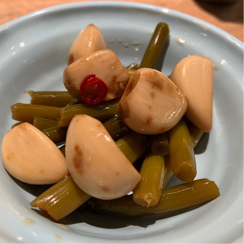 大蒜と大蒜の芽のしょうゆ漬け(肉汁餃子のダンダダン 茅ヶ崎店)