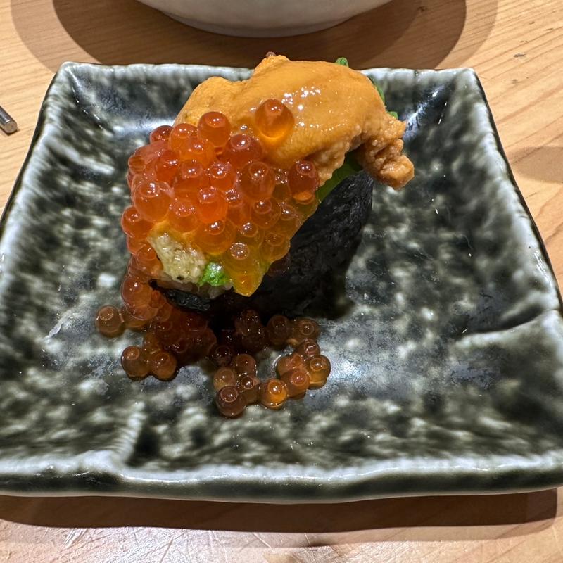 雲丹といくらのこぼれ軍艦(鮨・酒・肴 杉玉 西宮北口)