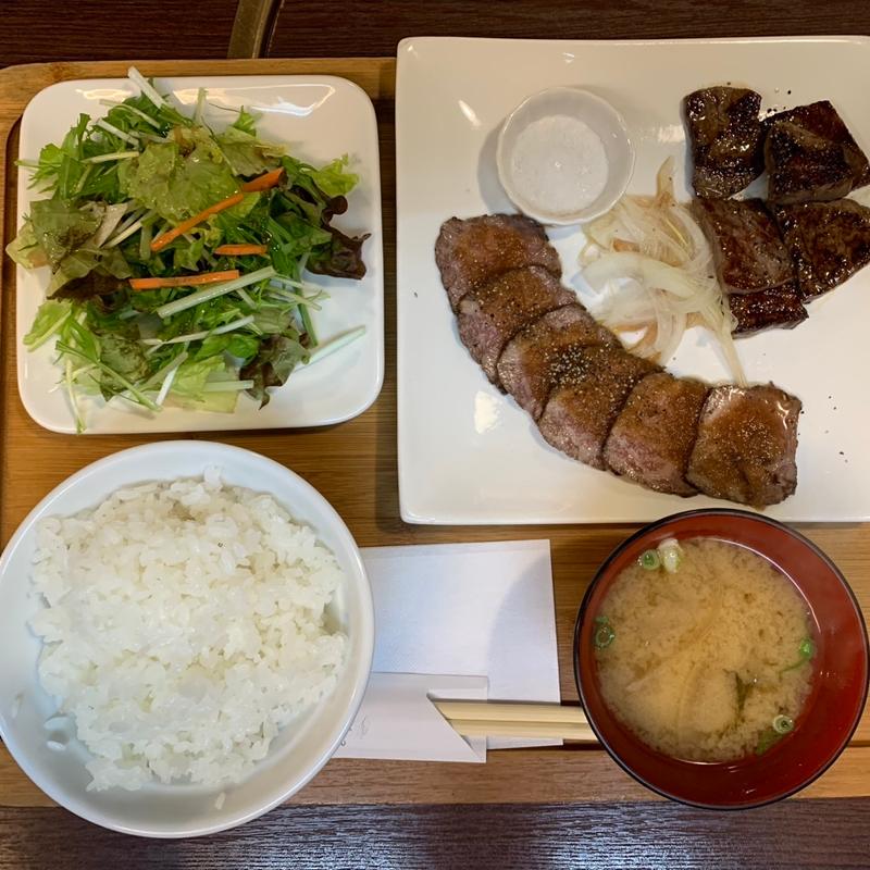 ローストビーフとサイコロステーキ(ミート カネショウ 中広店 )