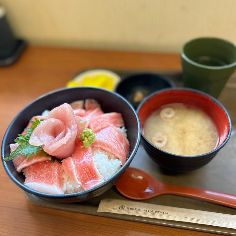 本まぐろ大トロ丼(大遠会館 まぐろレストラン )