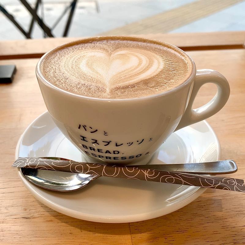 カフェラテ(パンとエスプレッソと 南森町交差点)