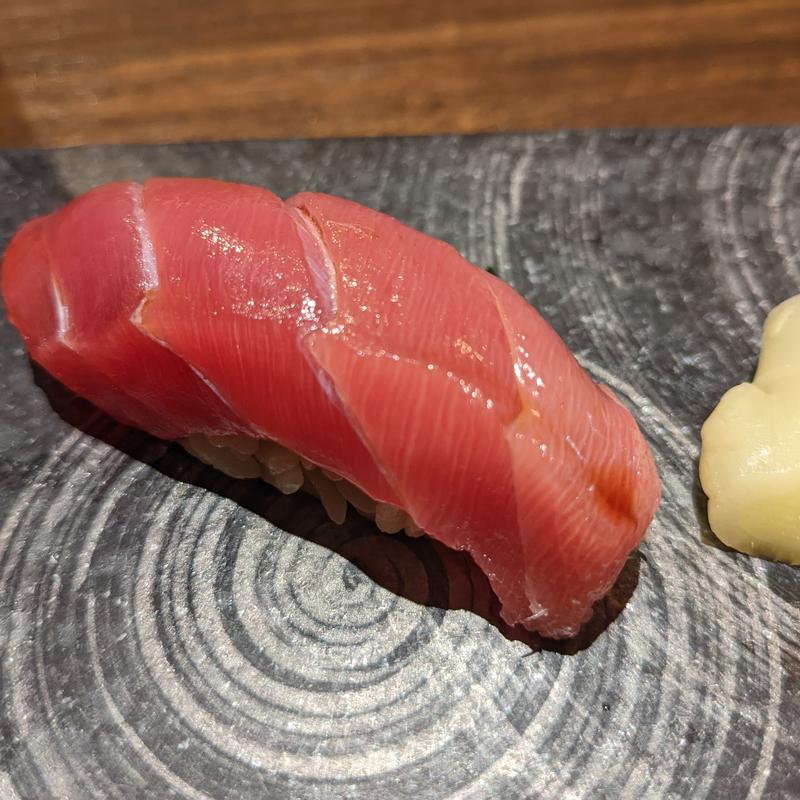 本マグロ中トロ(おまかせ寿司 すしのすけ)