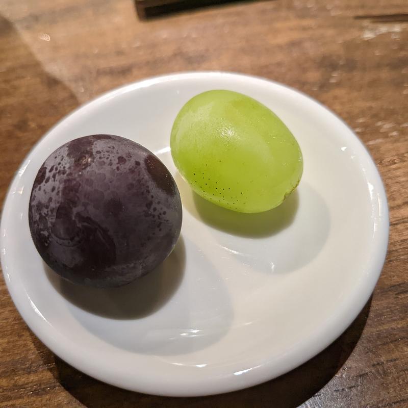 巨峰、シャインマスカット(おまかせ寿司 すしのすけ)