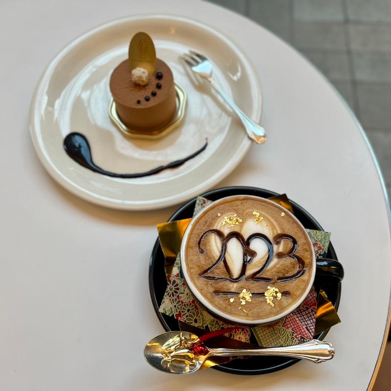 金箔カプチーノ　ケーキセット(カフェラ 大丸神戸店 （CAFFERA）)