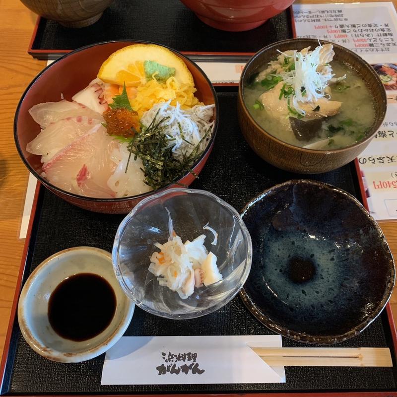 海鮮丼と海鮮汁のセット(がんがん)