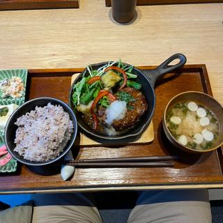 スキレットお膳 和風ハンバーグ(和カフェ Tsumugi FOOD&TIME ISETAN OFUNA店)