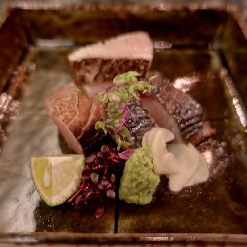 寒鰆の藁焼き　香味野菜(石の蔵)