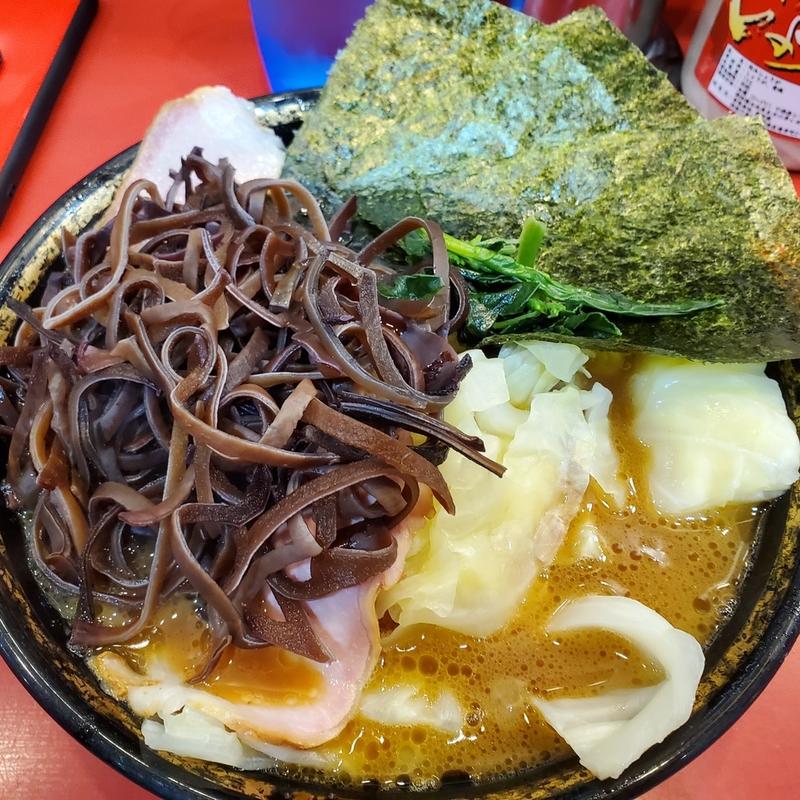 (家系総本山 吉村家)