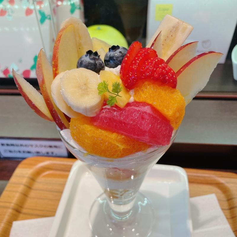 フルーツパフェ(ARROW TREE 京都三条店 （アローツリー）)