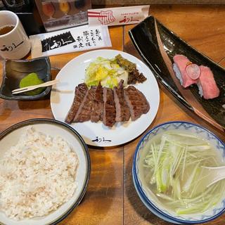 牛タン定食(牛たん炭焼 利久 松島店)
