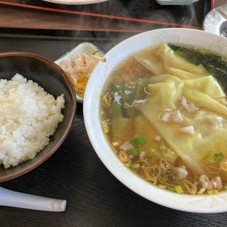 ワンタン麺+半ライス(喜楽亭食堂 )