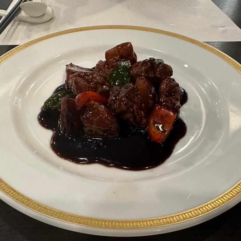 黒酢の酢豚(鴻福門)