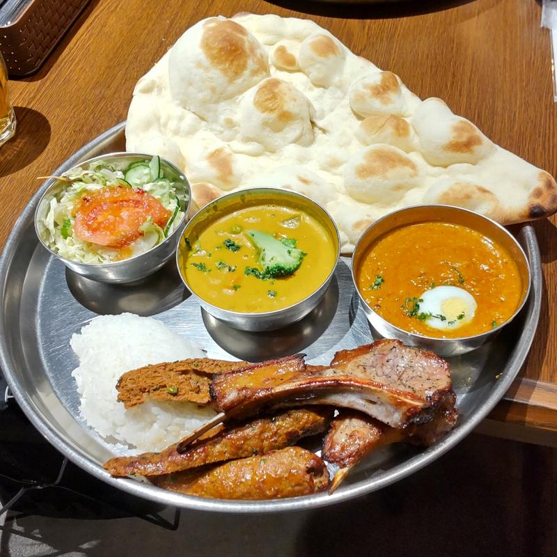 ラムチョップとシシカバブのセット(ビストロひつじや)