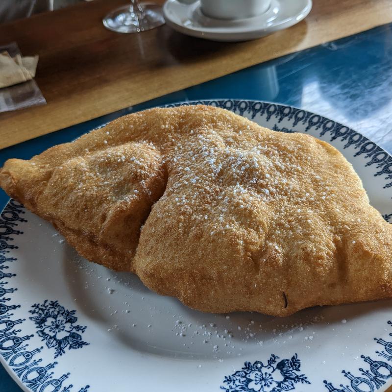 さつまいもとクルミ包み揚げピッツァ(hectopascal（ヘクトパスカル） )