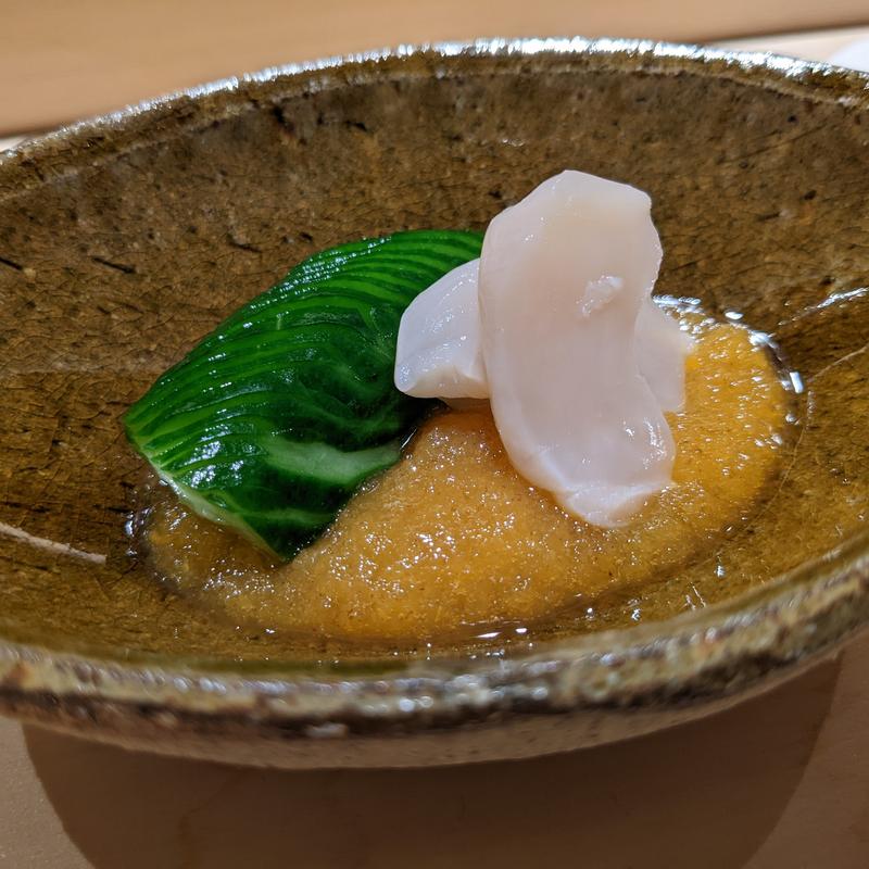 きゅうり・ホタテの柿酢(鮨 西崎)