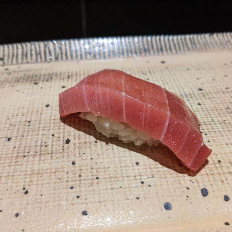 マグロ(鮨 西崎)