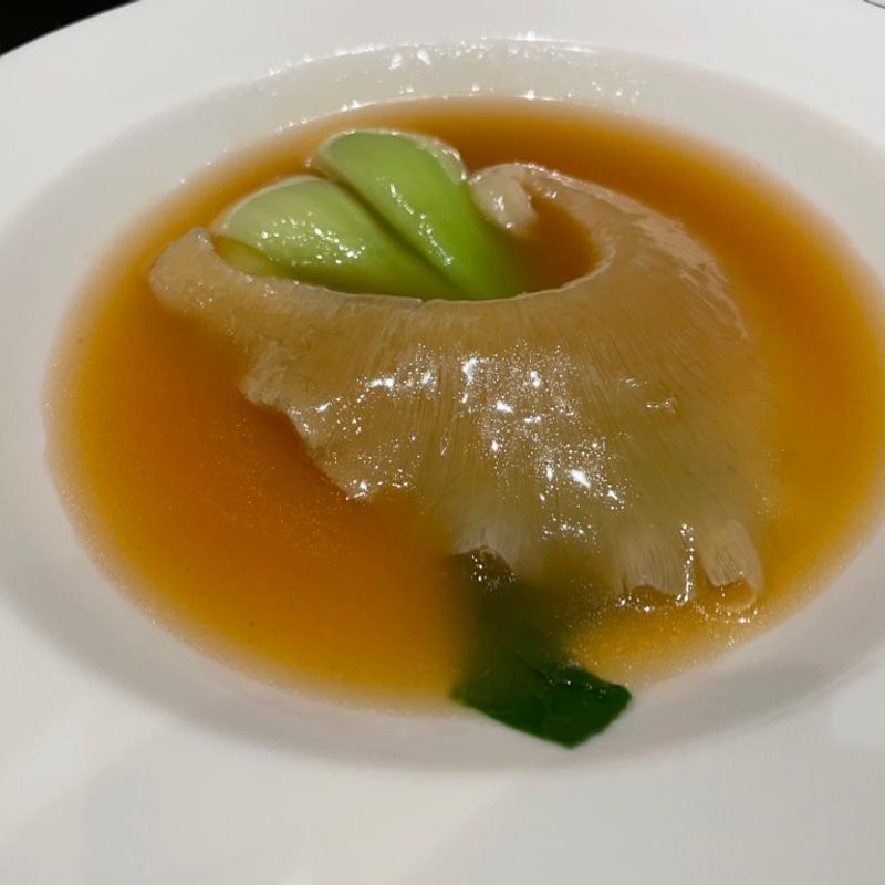 ふかひれの姿煮(御膳房 銀座店 （中国雲南料理、雲南キノコ火鍋専門店）)