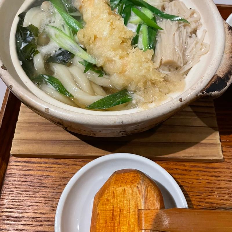 鍋焼きうどん(僕とうどんとカツオだし)