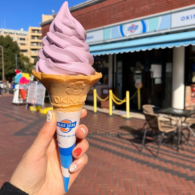 紅芋ソフトクリーム (ブルーシール恵比寿ガーデンプレイス店)