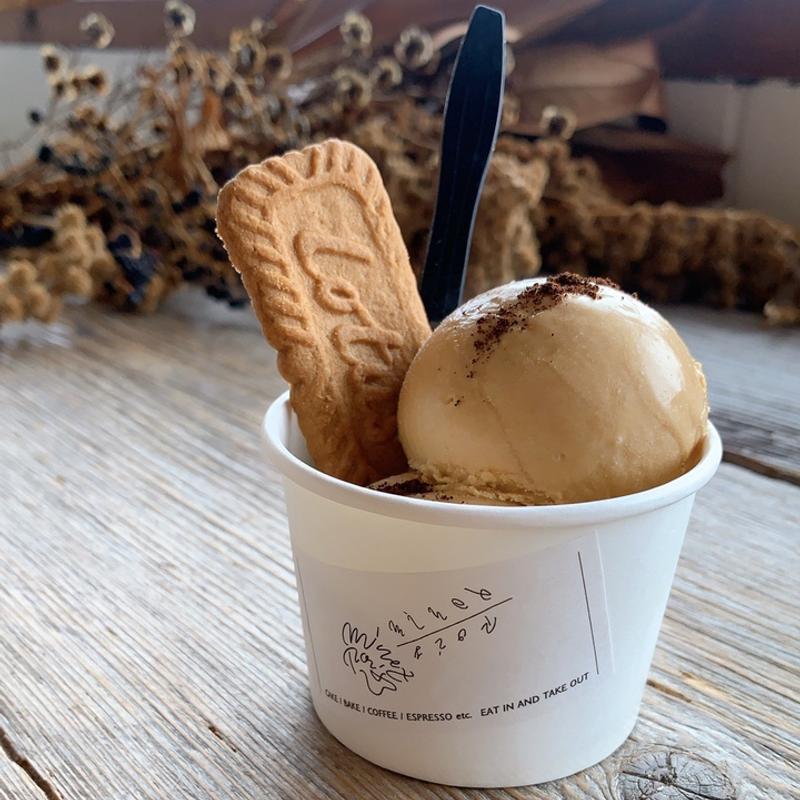 トンカ豆とキャラメルのアイス(minet rois ミネロワ)