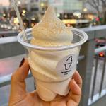 きなこ生クリームミルクソフト(MIYASHITA CAFE +softcream)