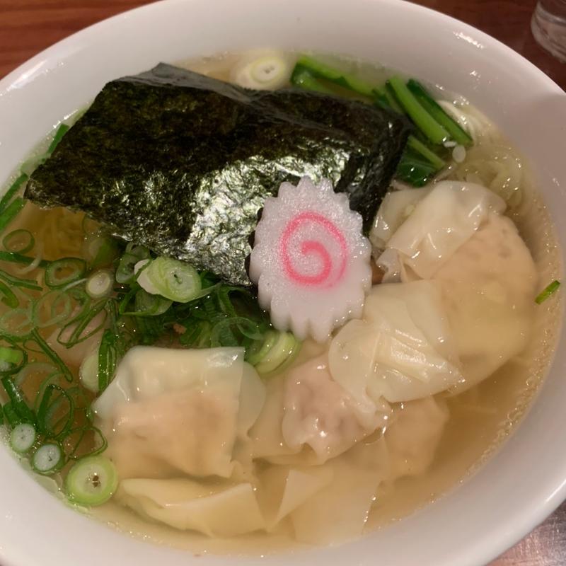 白醤油支那そば九条ねぎ入り　トッピングワンタン(支那そば哉)