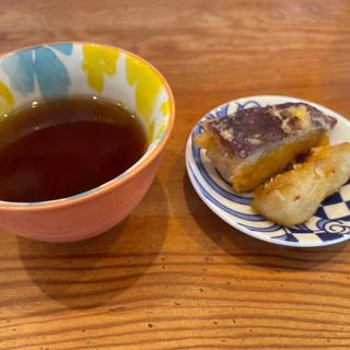 サツマイモ天と生姜紅茶(うどんの釜くら)