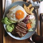 ロコモコ丼(コナズ珈琲津藤方)
