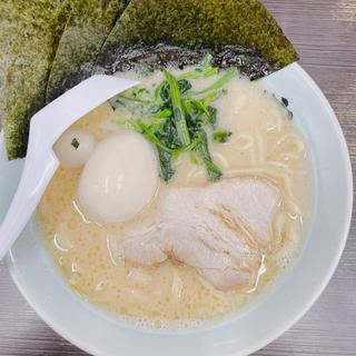 醤油らーめん(横浜家系ラーメン 御茶ノ水 魂心家)