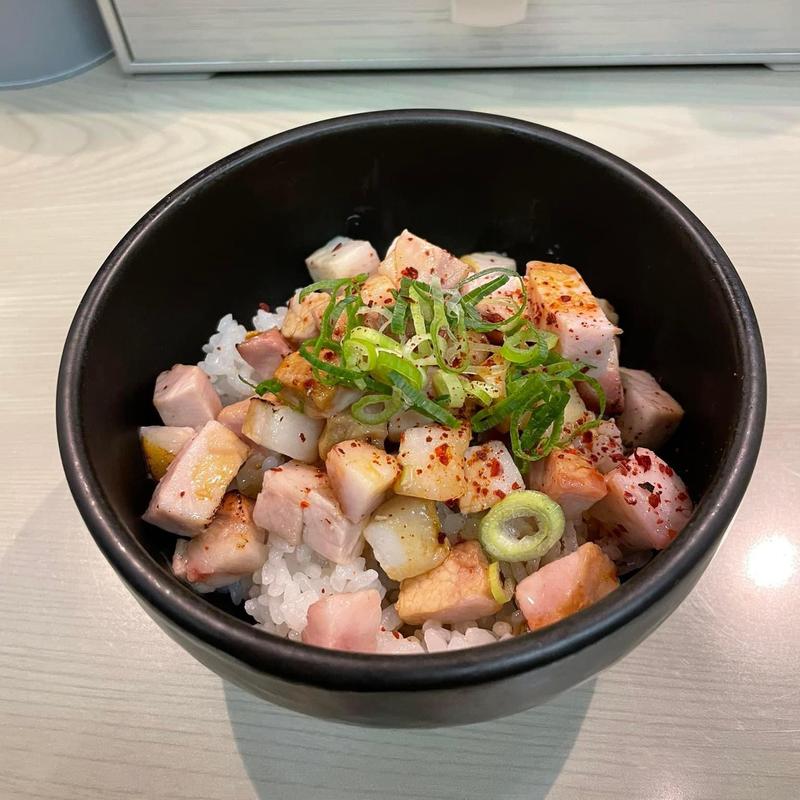 豚めし(横浜中華そば 維新商店 みなとみらい店)