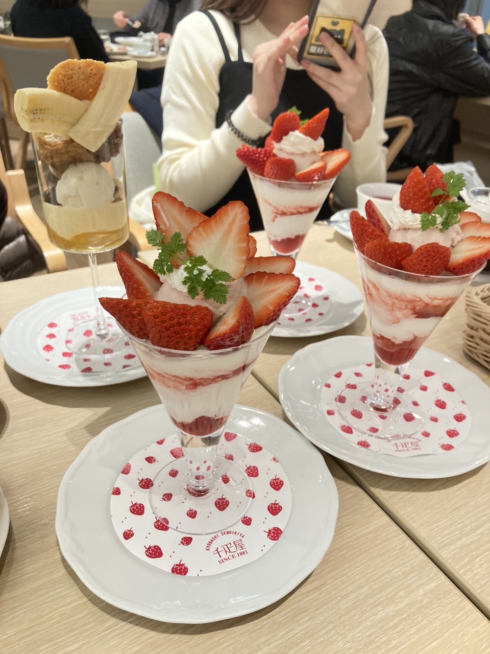苺パフェ(京橋千疋屋 アトレ恵比寿店 （キョウバシセンビキヤ