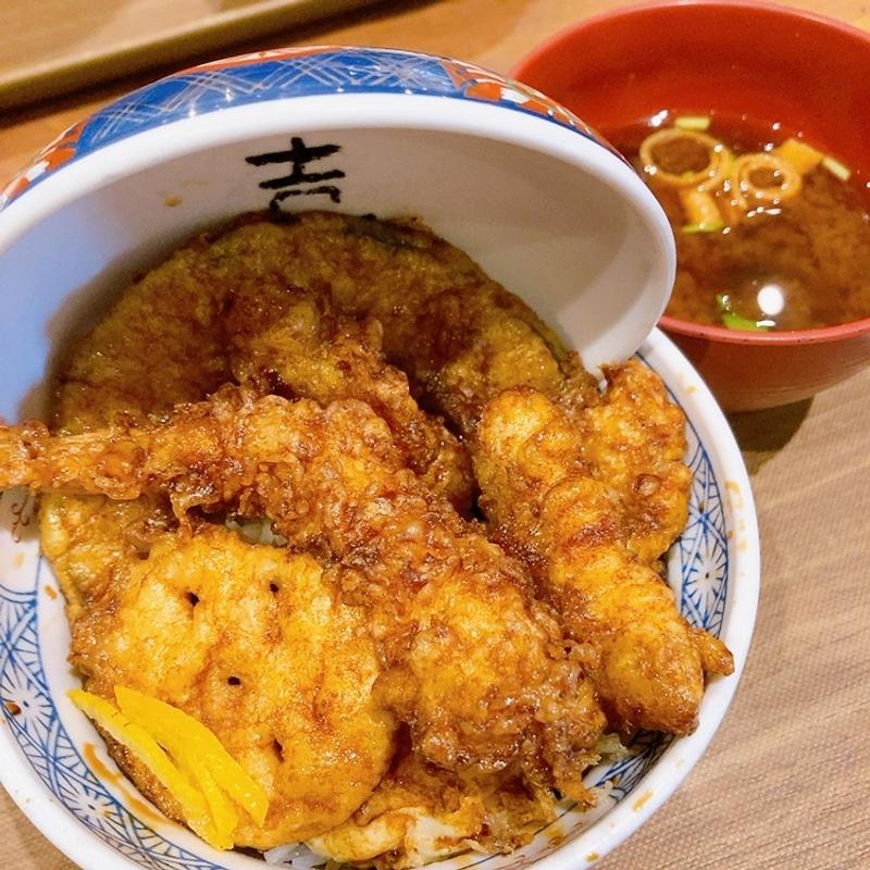 牡蠣と海老の天丼(天麩羅えびのや イオンモール広島府中店)