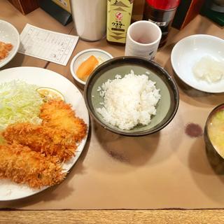 牡蠣フライ定食(とん㐂)