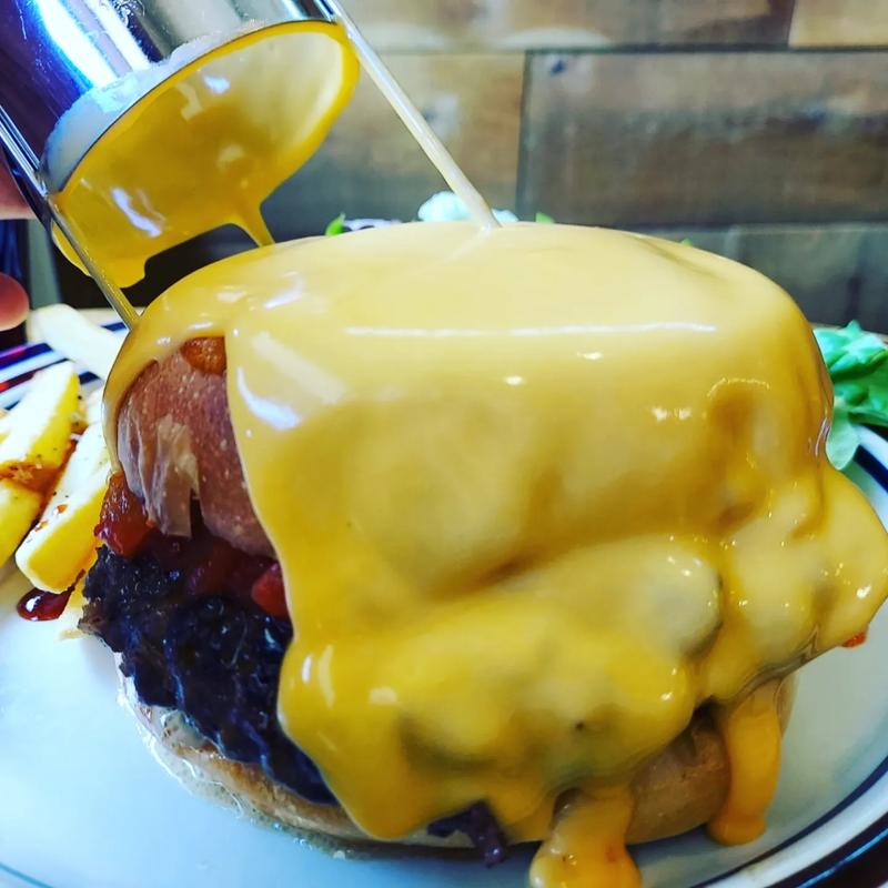 ナダレチーズトマトバーガー(BURGERLION MEAT CRUSADERS(バーガリオンミートクルセイダーズ))