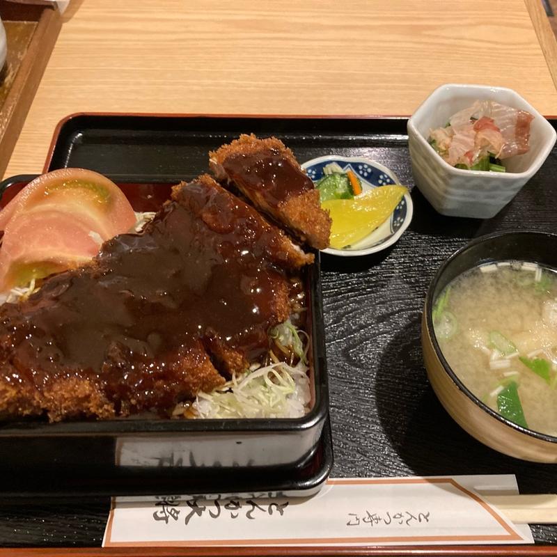 ソースかつ中(とんかつ大将)