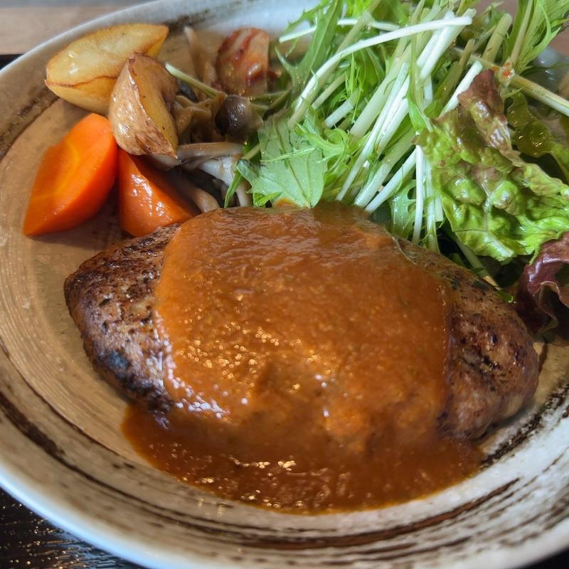 デミグラスソースハンバーグ(PocoPocoPepe(ポコポコぺぺ)のハンバーグ屋さん)