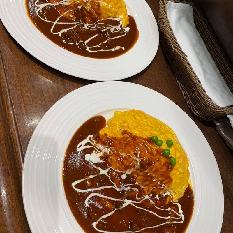 ふわとろオムライス　キノコたっぷりデミグラスソース(洋食屋 銀座グリルカーディナル)